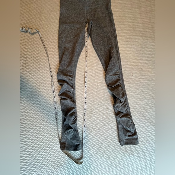 VGUC Ivivva kids  size 8 leggings - Picture 2 of 5